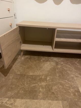 Mueble bajo TV de madera