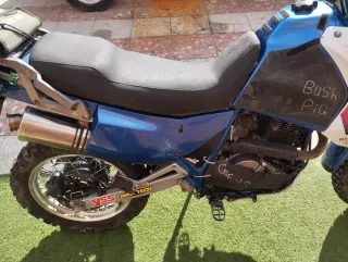 Suzuki DR Moto Aventura trail