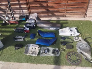 Suzuki DR Moto Aventura trail