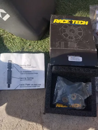 Suzuki DR Moto Aventura trail