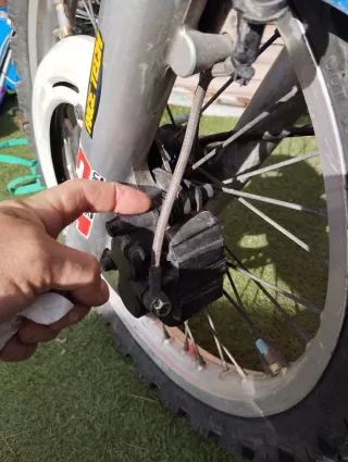 Suzuki DR Moto Aventura trail