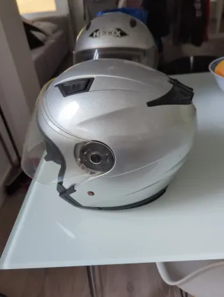 2 Cascos Moto: Integral y Jet. Ambos talla L.