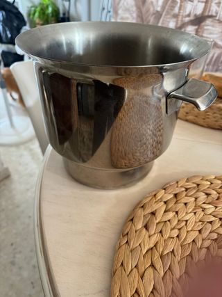 Cubitera de metal y madera