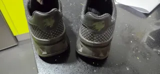 Zapatos de seguridad U-Power negros y amarillos