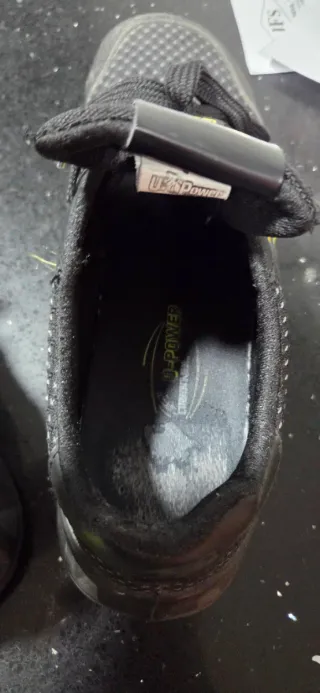 Zapatos de seguridad U-Power negros y amarillos