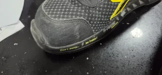 Zapatos de seguridad U-Power negros y amarillos