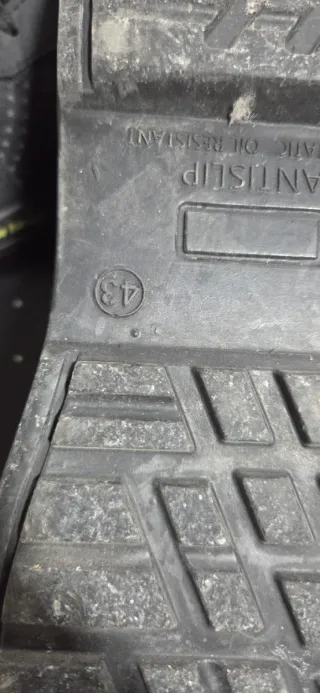 Zapatos de seguridad U-Power negros y amarillos