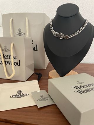 Collar Vivienne Westwood estilo cinturón