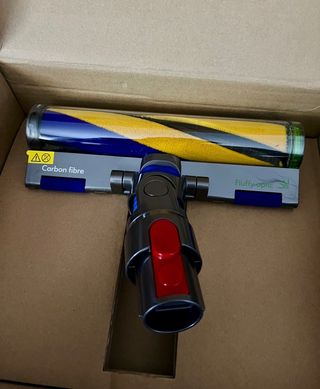 Cepillo con luz aspiradora Dyson v15