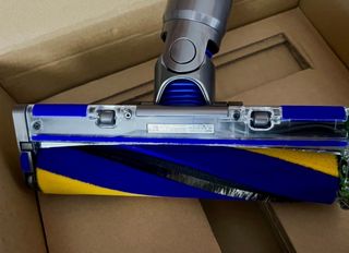 Cepillo con luz aspiradora Dyson v15