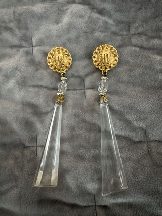 Pendientes largos vintage dorados y blancos