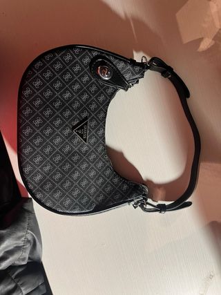 Bolso Guess Negro y Gris