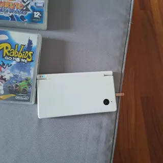 Nintendo DSi Bianca e con 9 Giochi