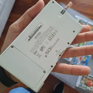 Nintendo DSi Bianca e con 9 Giochi