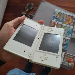 Nintendo DSi Bianca e con 9 Giochi