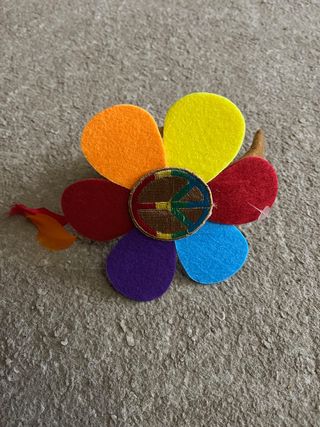 LOTE DE DIADEMA Y GAFAS PARA DISFRAZ DE HIPPIE