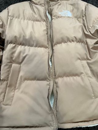 Abrigo Plumífero reversible The North Face crema