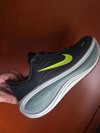 Nike Vomero Plus Talla 42