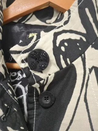 Gabardina Desigual Corazones Talla 40