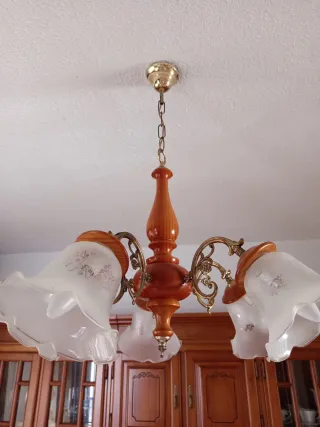 Lámpara de techo de madera y metal