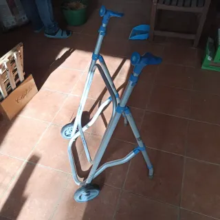 Andador aluminio plegable