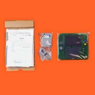 Consola N2DS Edición Pokémon Verde Venusaur