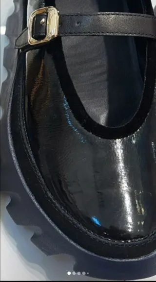 Zapatos 4ccccees Talla 38 Negros.