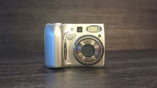 Cámara Digital Nikon Coolpix 7600 Plata 7MP