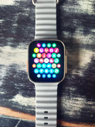 Reloj Inteligente Dorado y Gris