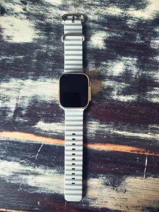 Reloj Inteligente Dorado y Gris