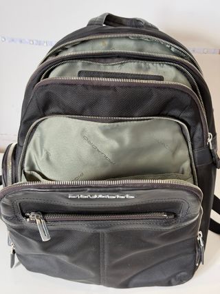 Mochila pequeña Piquadro Negra