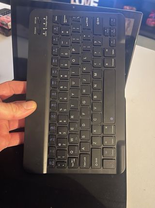 Tablet con Teclado Negro