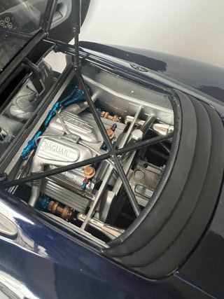 Jaguar XJ 220 Maisto 1/12