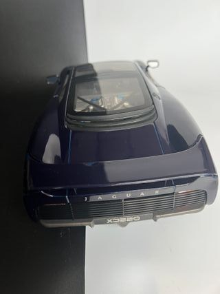 Jaguar XJ 220 Maisto 1/12