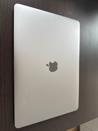 MacBook Pro Plata (Cargador incluido)