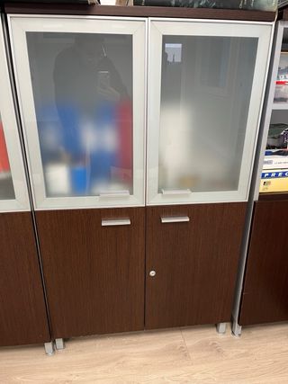Muebles de oficina armarios de madera y cristal