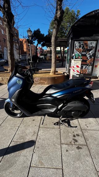 Yamaha NMAX Maxi Scooter Azul