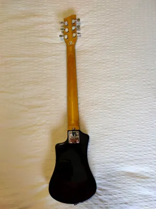 Guitarra Eléctrica Portátil Hofner Shorty