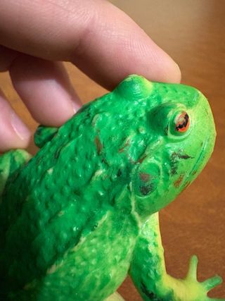 Action figure rana verde