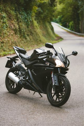 Yamaha YZF R125 Negra