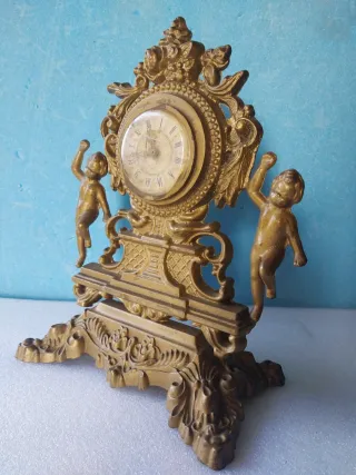 Orologio da tavolo con putti