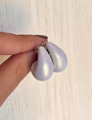 Orecchini a goccia dorati bianchi