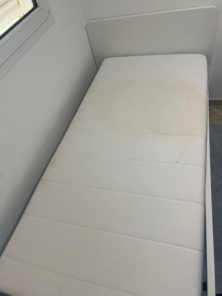 Se vende una cama individual 190 cm con un colchon