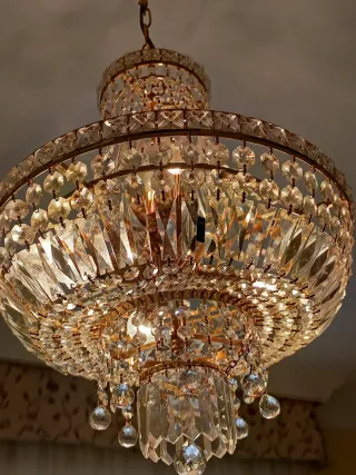 Lampadario in cristallo dorato