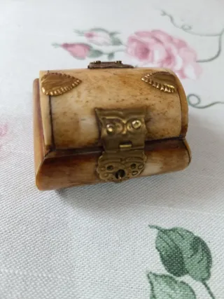 Cajitas joyeros de hueso y madera decoradas