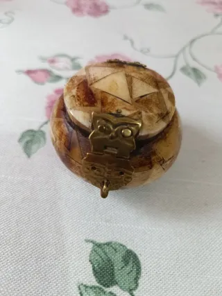 Cajitas joyeros de hueso y madera decoradas