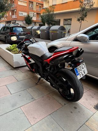 Yamaha R1 2007 - Acepto cambio por coche