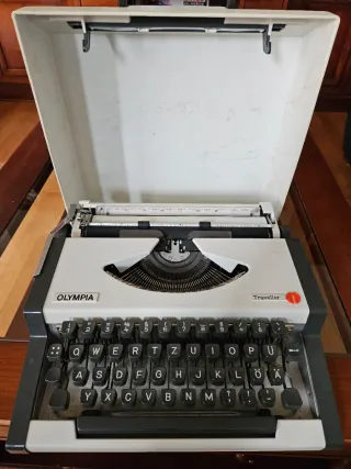 Máquina de escribir Olympia Traveller