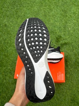 Nike Air Zoom Pegasus 41 Talla 40 Negras