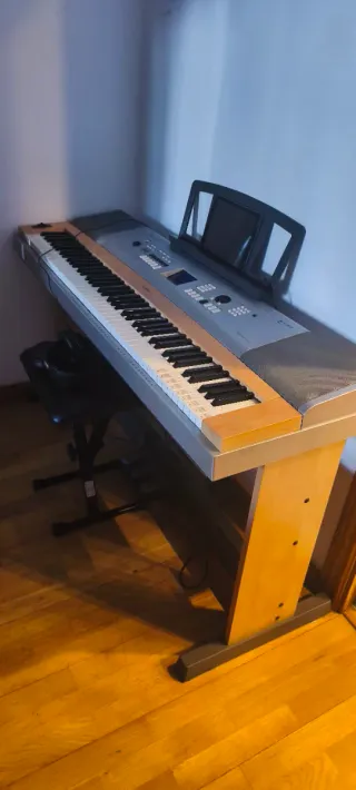 Yamaha DGX-630 Piano Portátil Grande